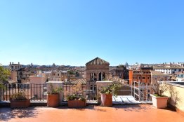 Spanish steps luxury penthouse with terrace for 6 people