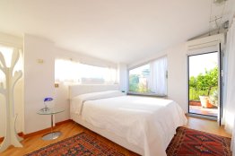 Trastevere terrace attic with lovely views and air conditioning