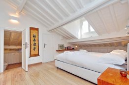 Pantheon Charming Attic: Up to 2 people