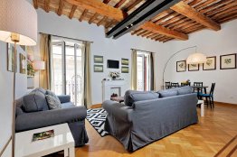 Barberini Lovely Apartment - Up to 4 people | Rome Apartment Rentals