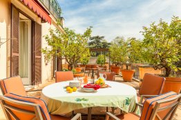 Rome Panoramic Terrace Apartment: Up to 5 %%page%% %%sep%% %%sitename%%