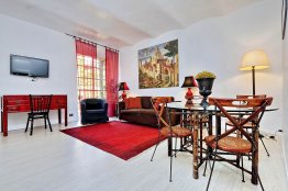 Spanish Steps charming apartment: Up to 2+2 people
