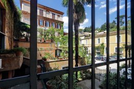 Spanish Steps Stylish Apartment | Rome | Up to 4 people