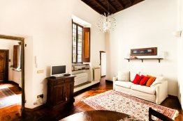 Campo de Fiori affordable studio apartment - Rome Center