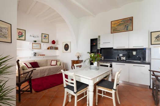 Monti charming apartment: Up to 2+2 people