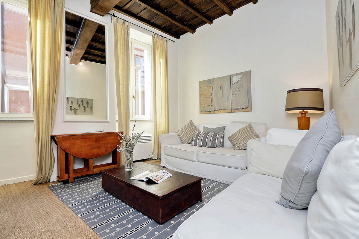 2019 year for lady- Stylish trevi apartment 2019 year for women- Stylish trevi apartment