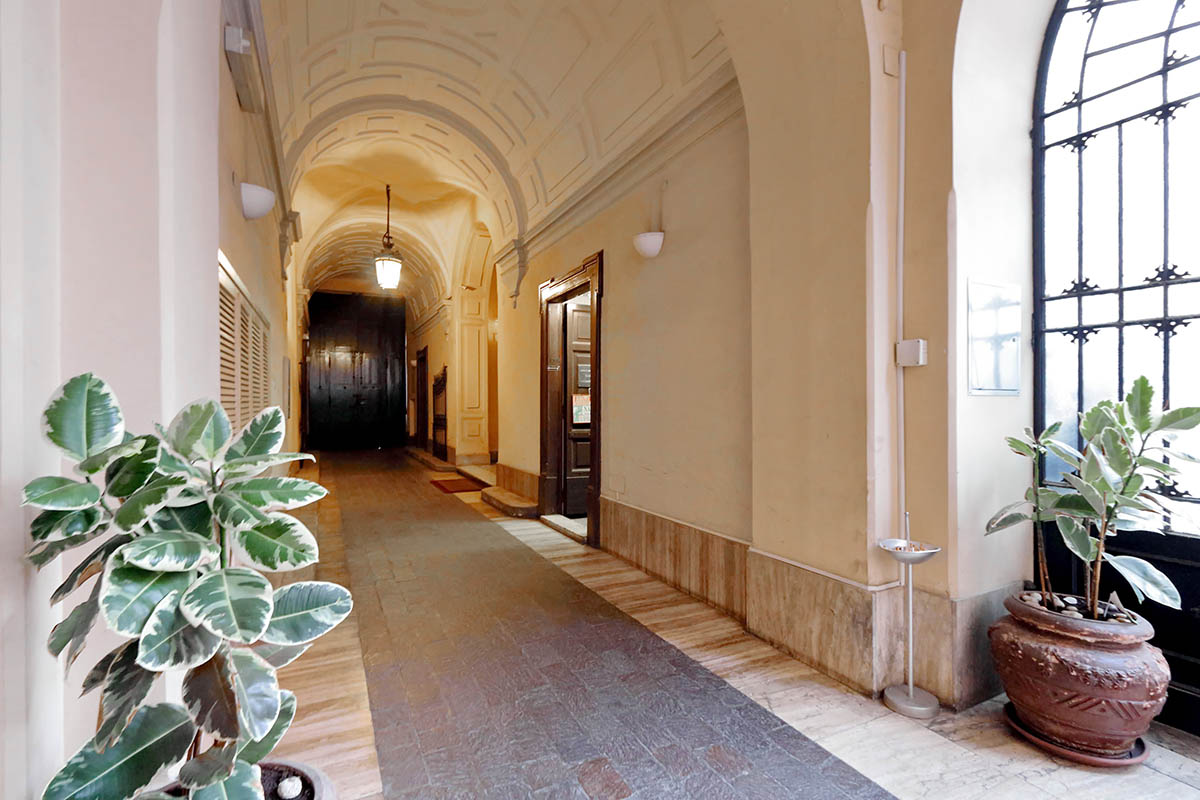 Elegant apartment close to Campo de Fiori, Rome | Up to 4 + 2 people