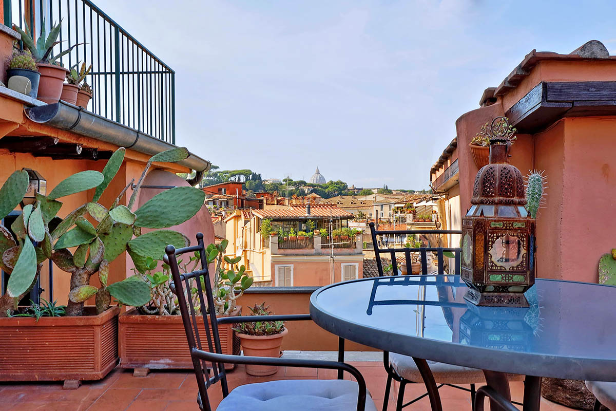 Trastevere Apartment For Rent With Terrace And View